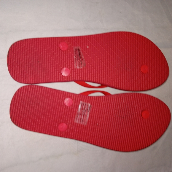 Bebe Black Hat & Flip Flops 7/8 - Picture 10 of 12